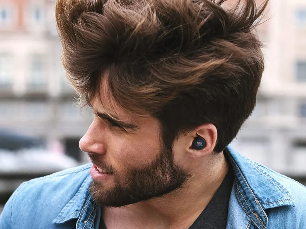 JBL LIVE FREE NC Plus True Wireless Earbuds 1