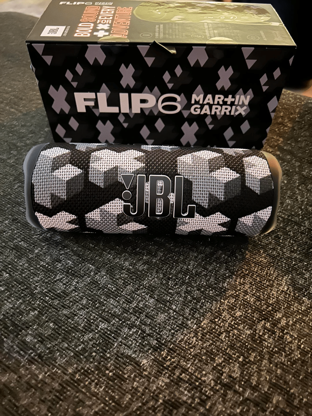 Jbl flip 6 martin garrix 2