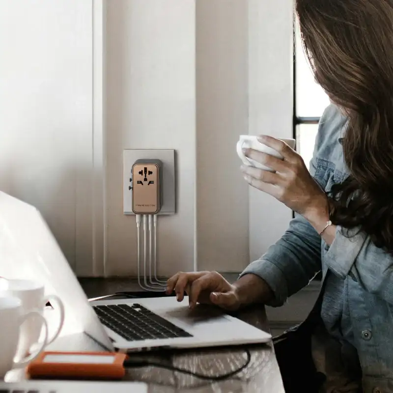 MOMAX UA17D 170W 1 World 4 Port 2