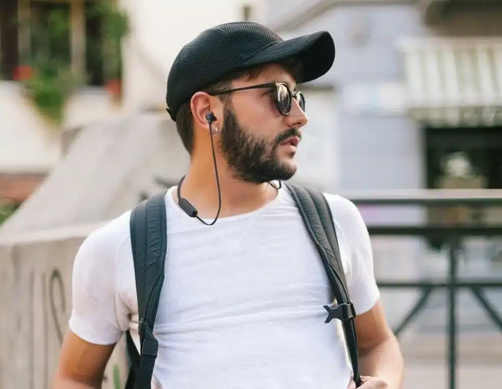 JBL TUNE 115BT Wireless In-Ear headphones 1 jbl tune 115bt black lifestyle image 01 a3e935ab 185a 4a32 a6b1 748e9b35c2ce prv.jpg