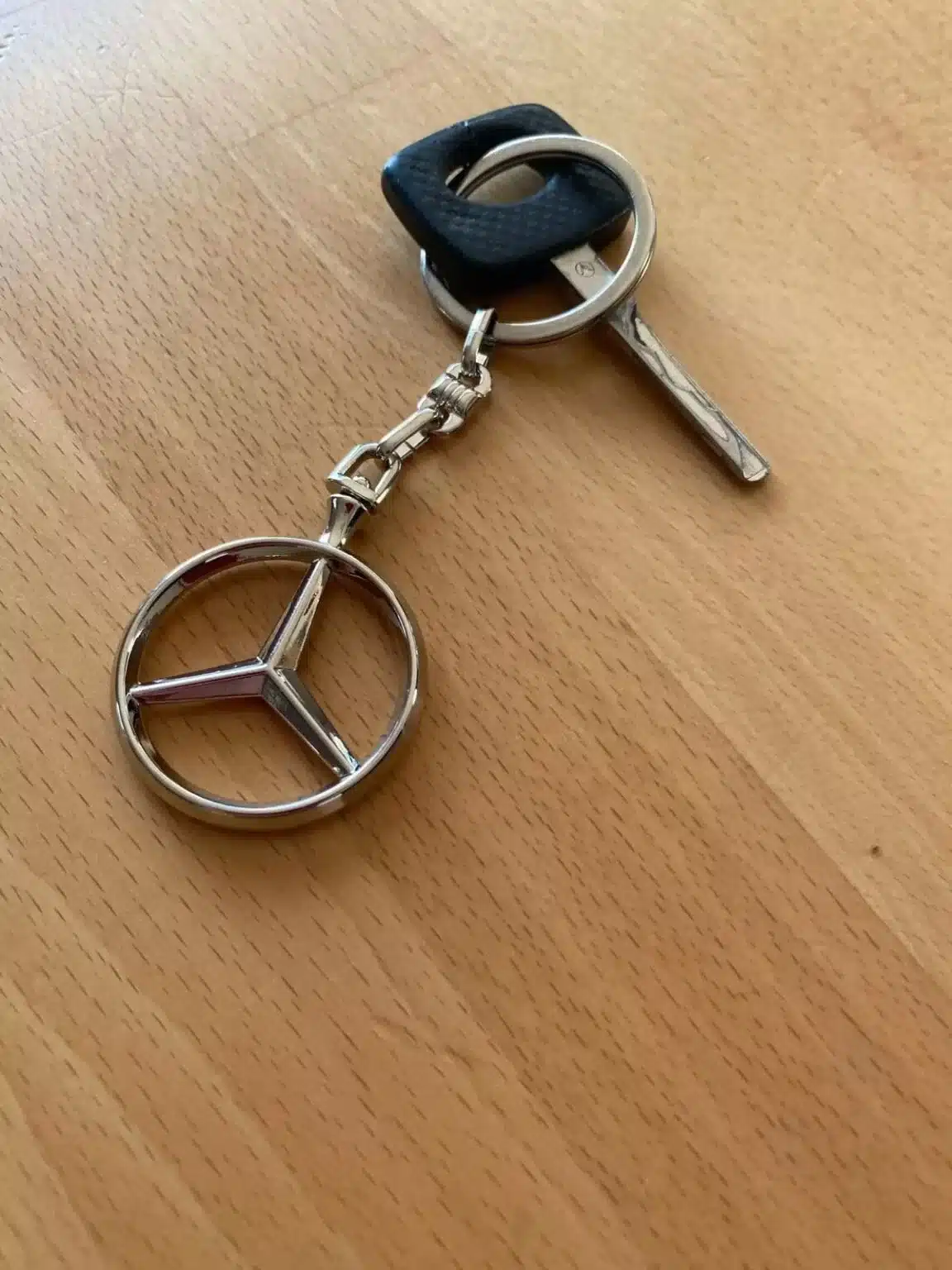 Mercedes Benz Metal Keyring Keychain 1