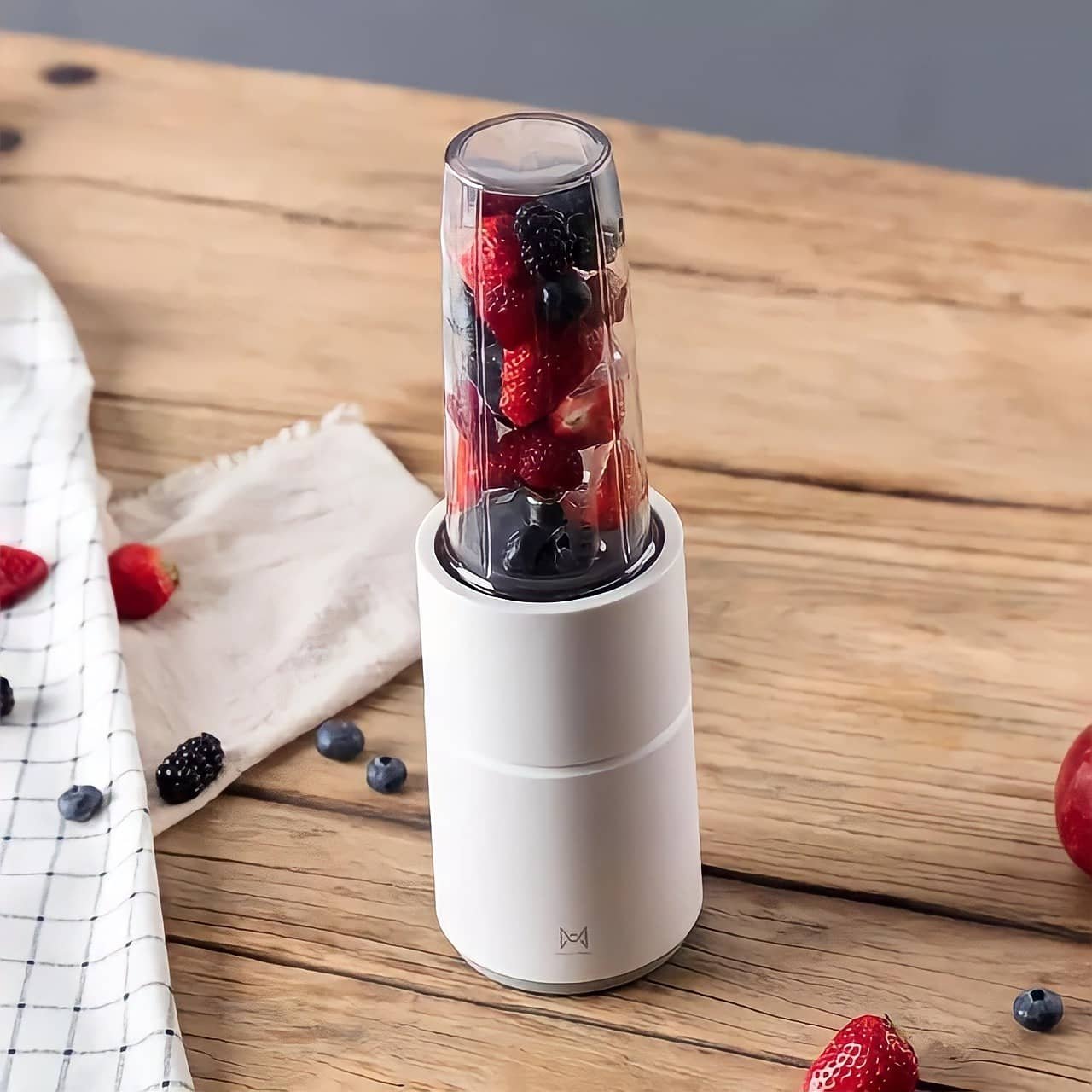 Xiaomi Pinlo YM B05 Little Monster Mini Electric Blender Mixer Portable Fruit Juice